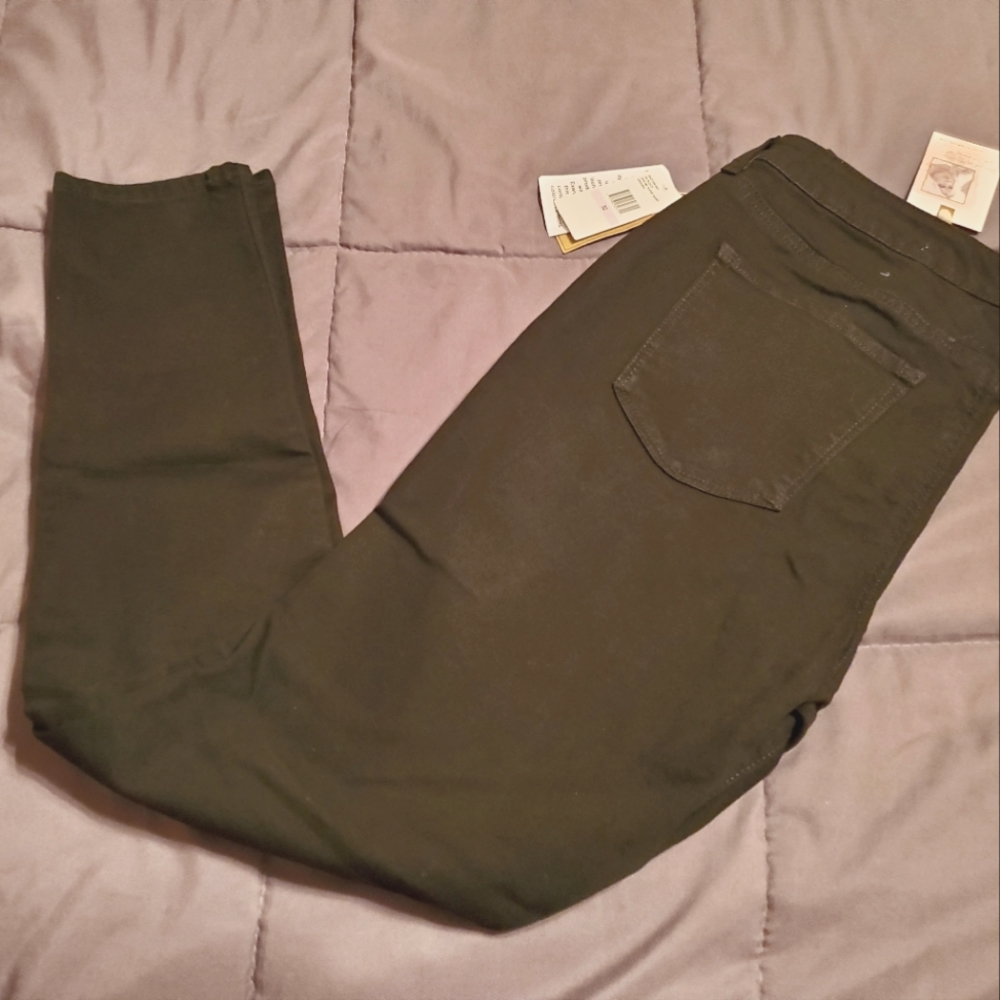 Jessica Simpson Flawless Flex Super Skinny Black Jeans NWT Size 32